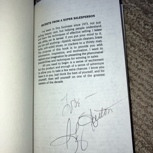 Mary Kay White Sweatshirt Seminar Watch Pins Books Collection Make an Offer! - Picture 13 of 13